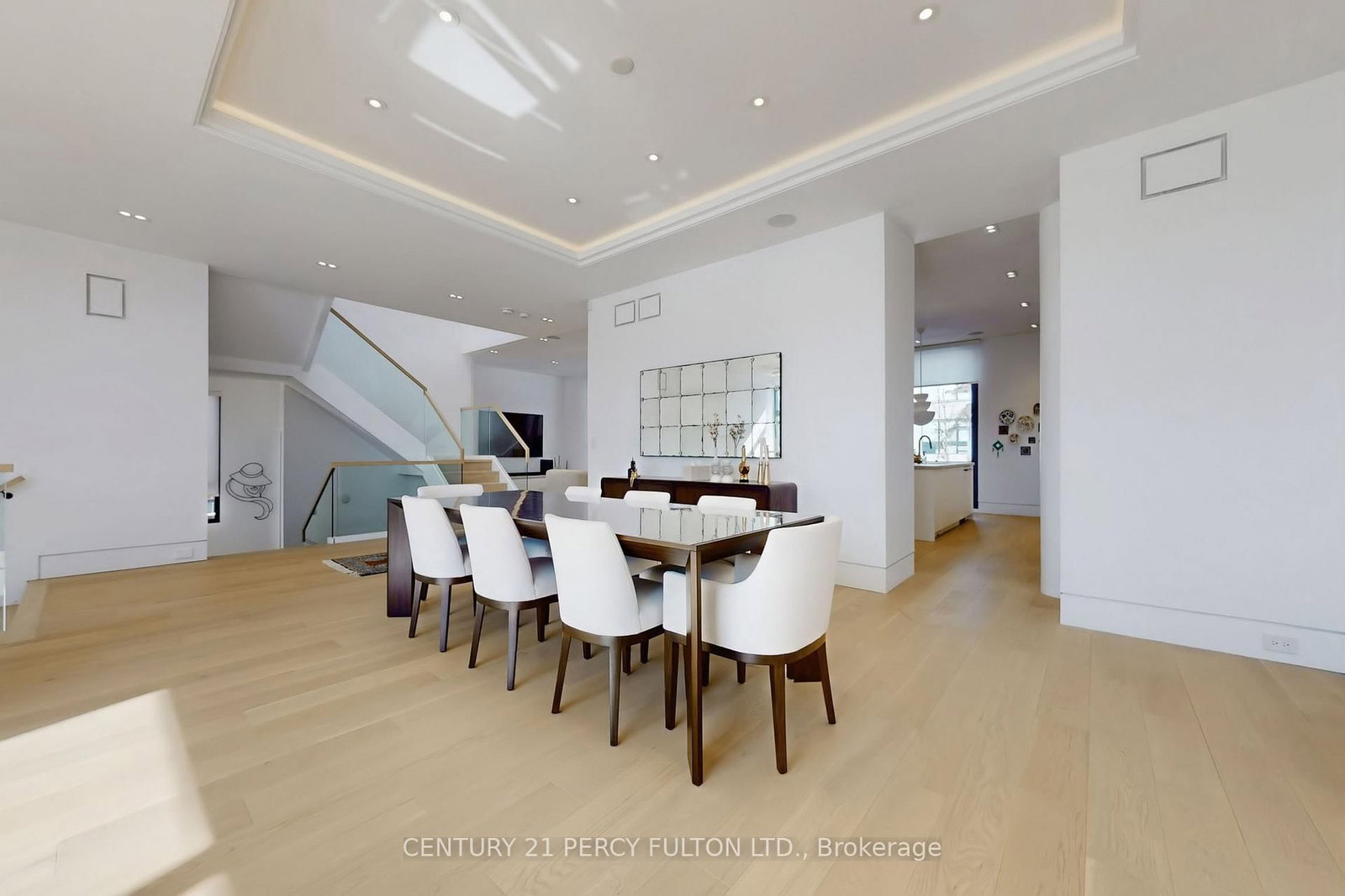 128 Anndale Drive • Toronto, ON photo 14