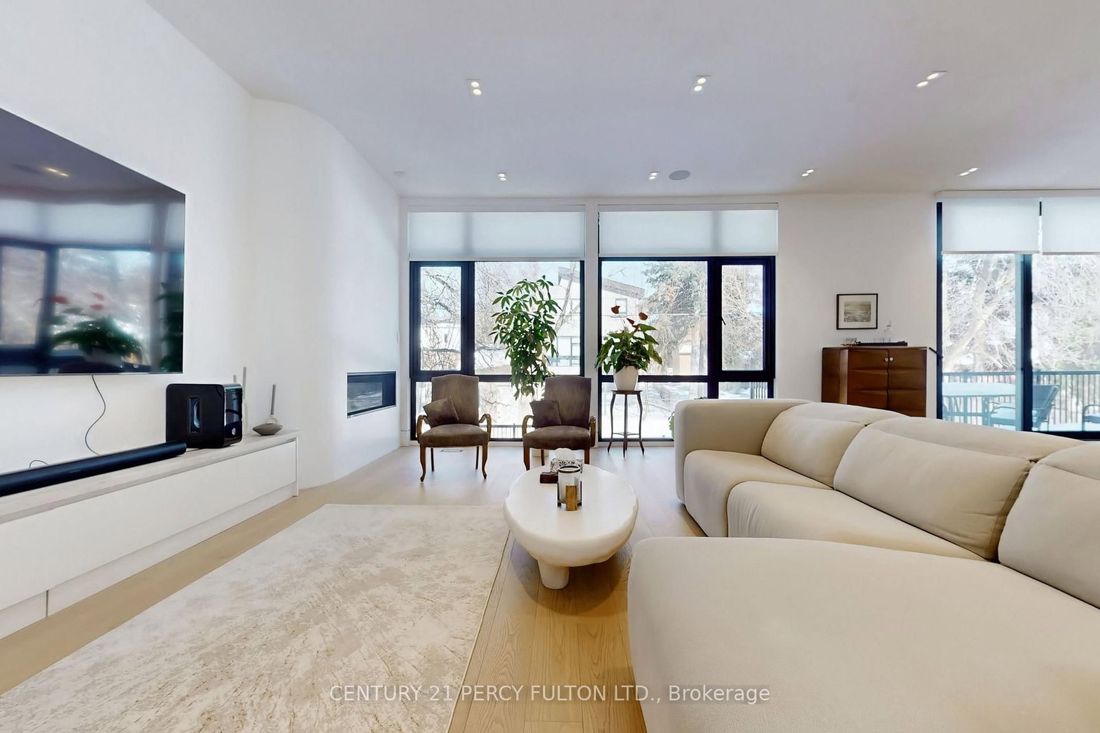 128 Anndale Drive • Toronto, ON photo 17