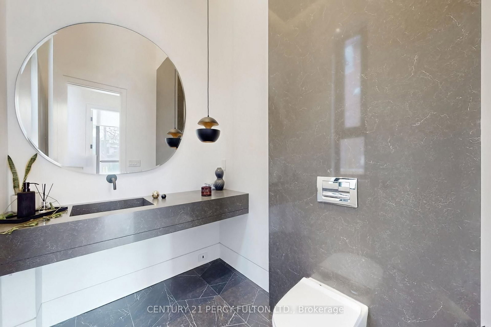 128 Anndale Drive • Toronto, ON photo 25