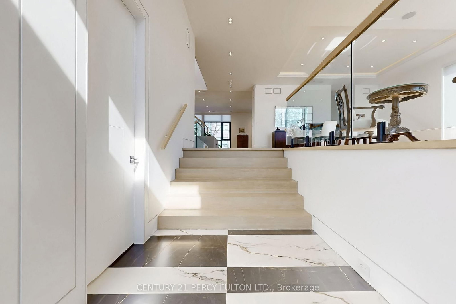 128 Anndale Drive • Toronto, ON photo 27