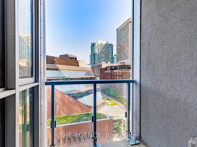 711 - 1 Yorkville Avenue