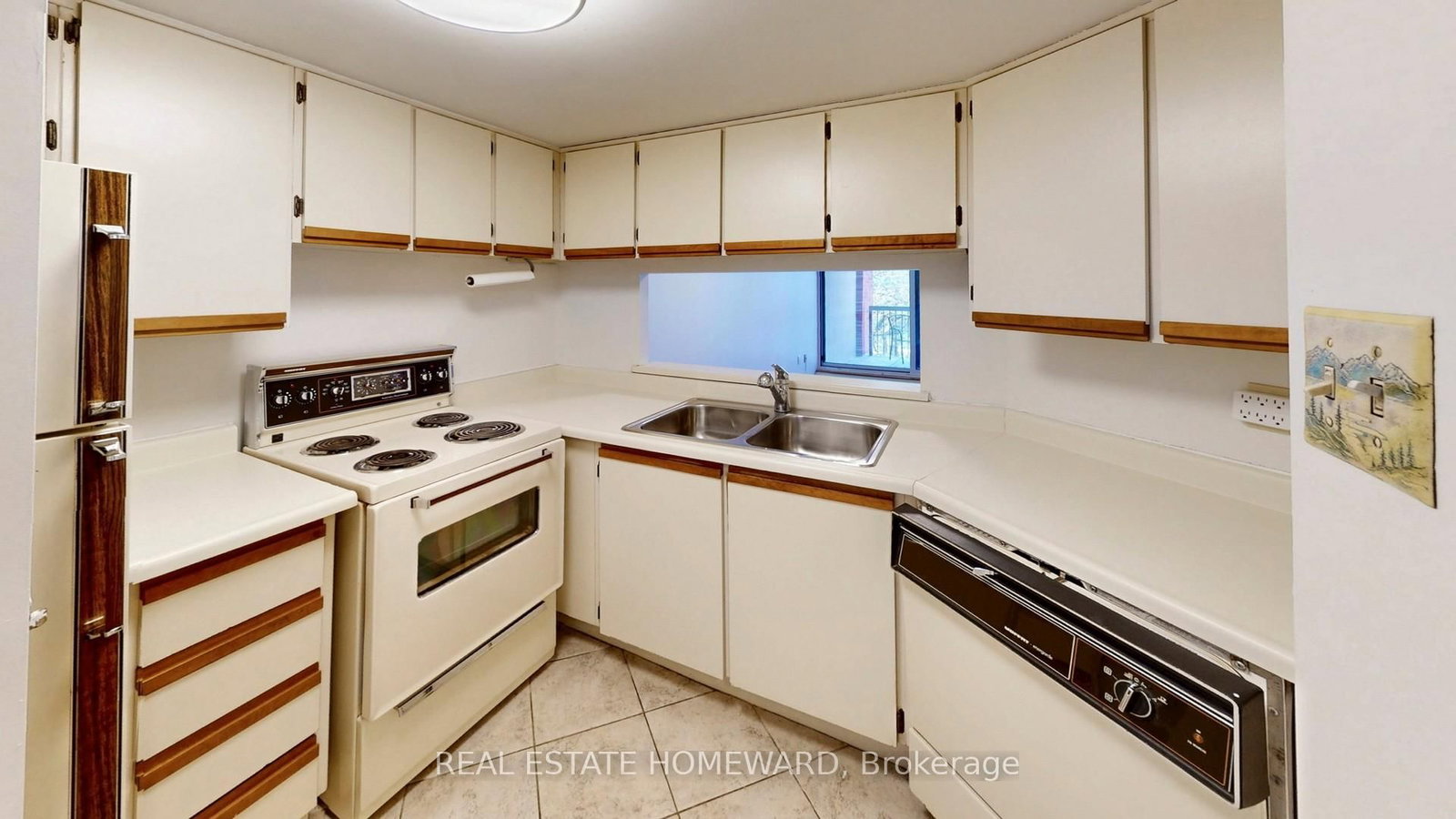 77 Maitland Place • #409 • Toronto, ON photo 7