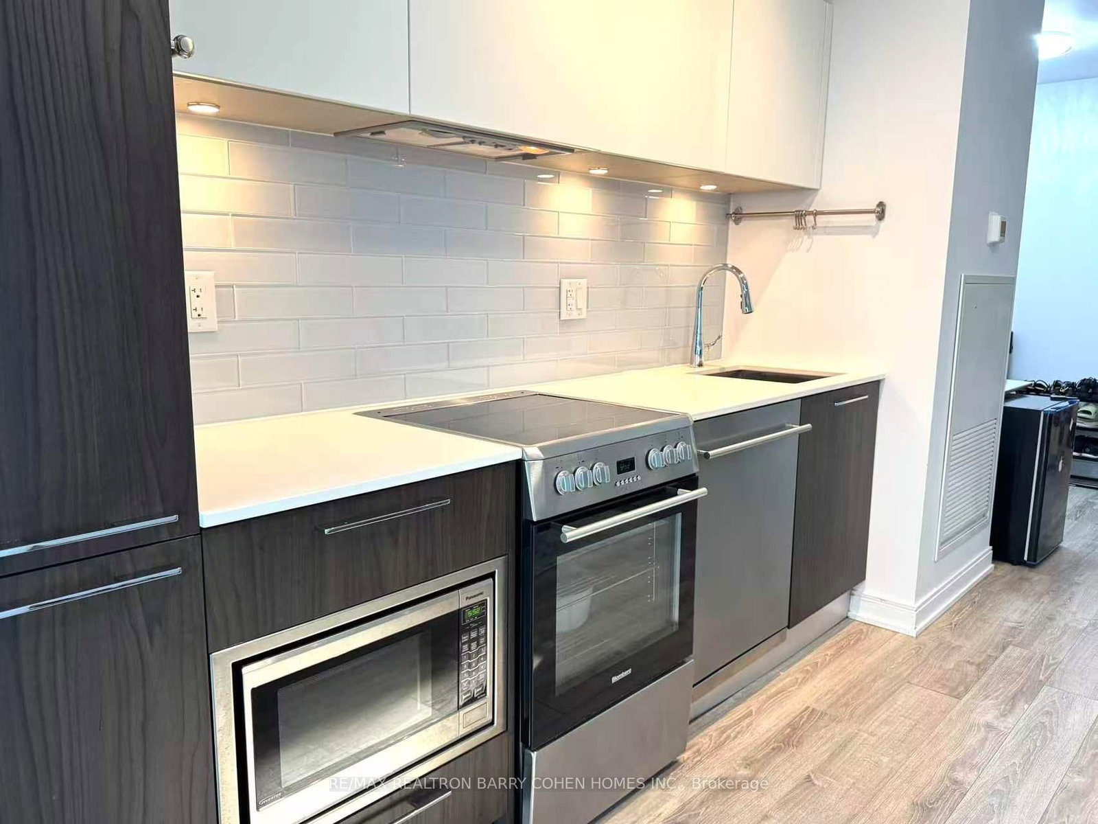50 E Charles Street • #3407 • Toronto, ON photo 3
