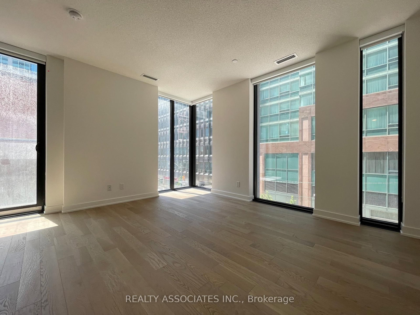 213-25 Richmond Street, Toronto, ON, photo 2