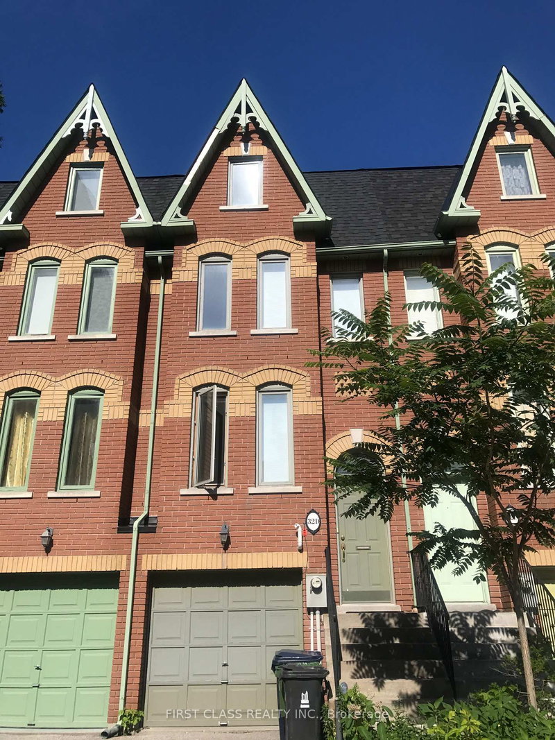 32D Oxford Street, Toronto