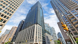 1015 - 955 Bay Street