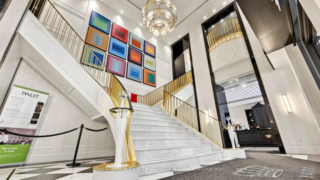 1015 - 955 Bay Street