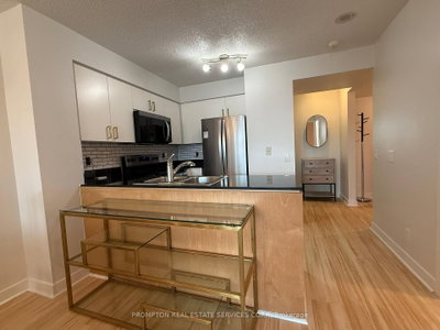 Unit 612 — 373 Front Street W — photo 6