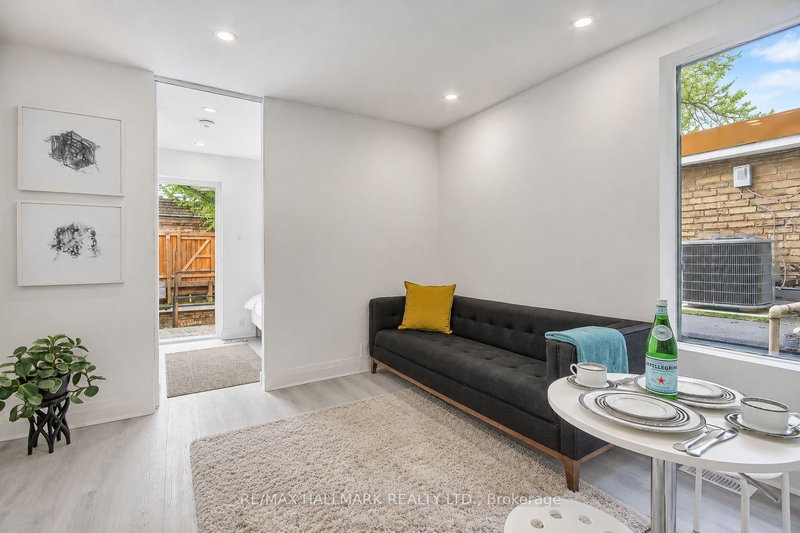 2 - 415 Dundas Street E