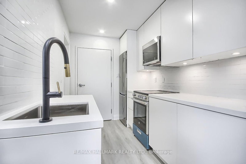2 - 415 Dundas Street E