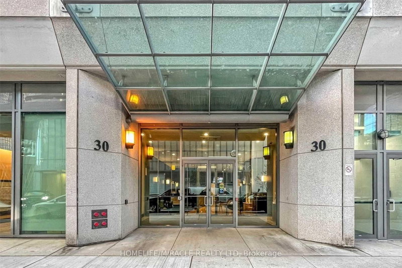 1509 - 30 Grand Trunk Crescent