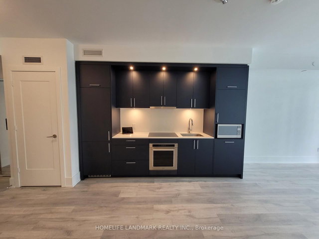 1810 - 480 front Street W