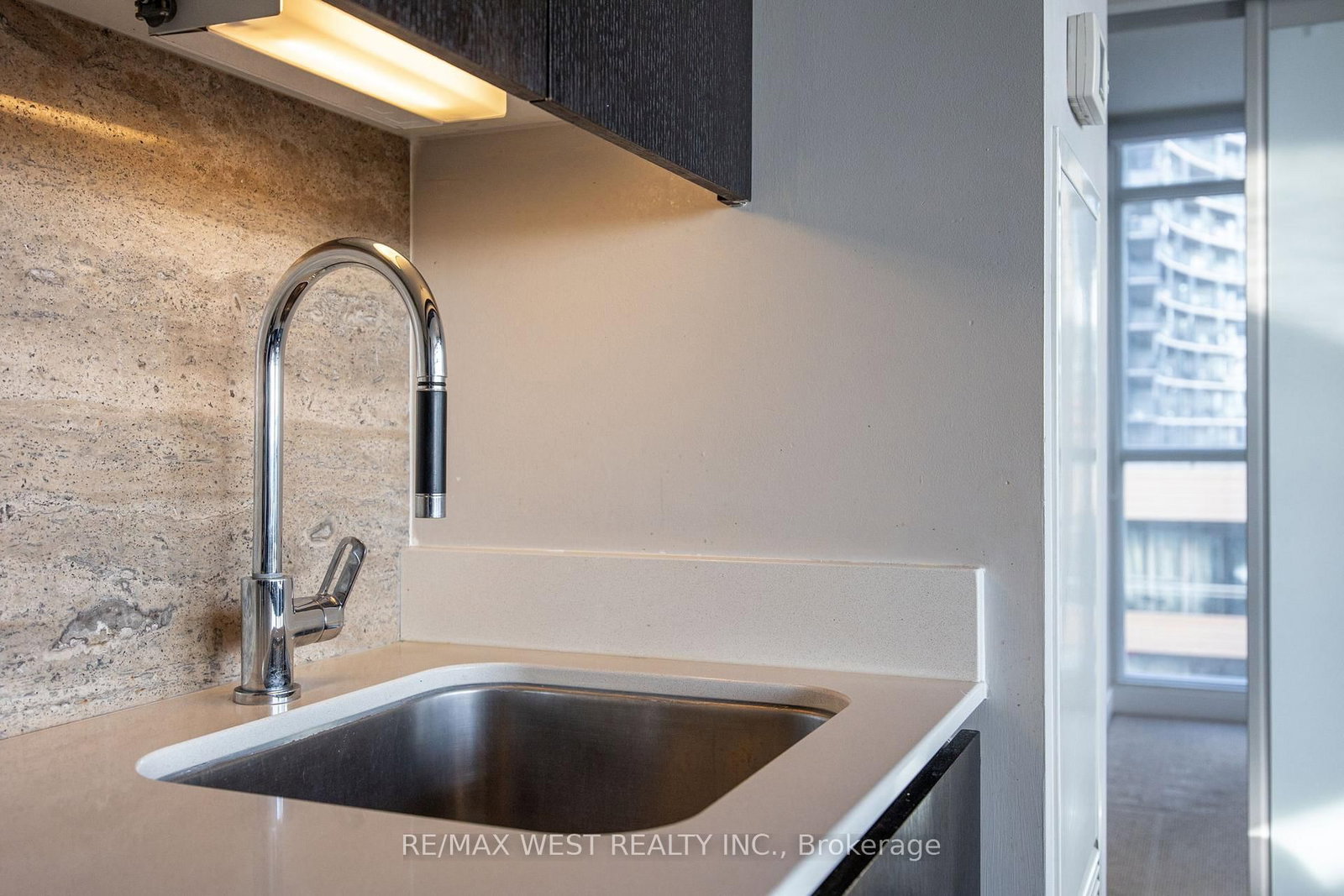 15 Iceboat Terrace • #1106 • Toronto, ON photo 15