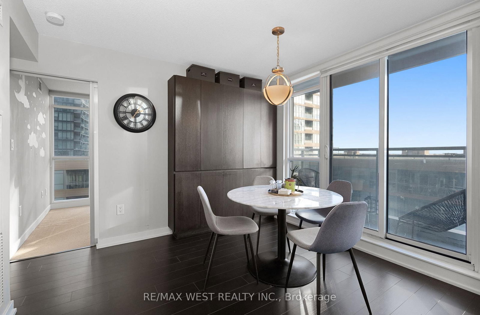 15 Iceboat Terrace • #1106 • Toronto, ON photo 6