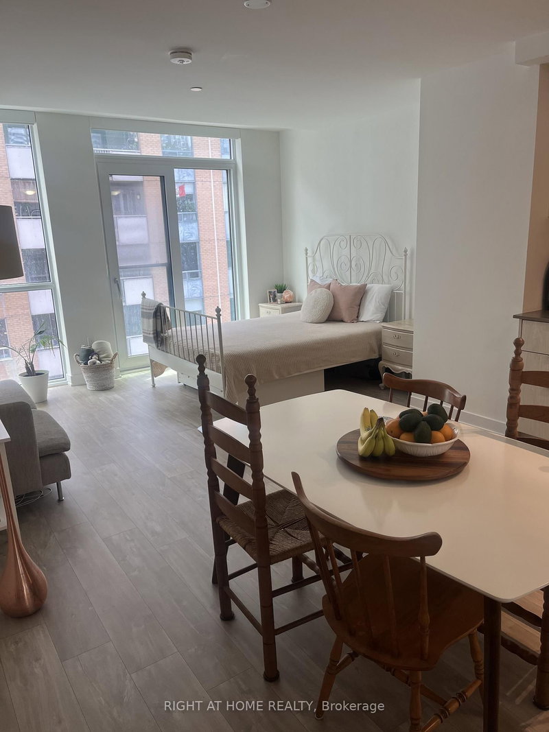 409 - 100 Dalhousie Street