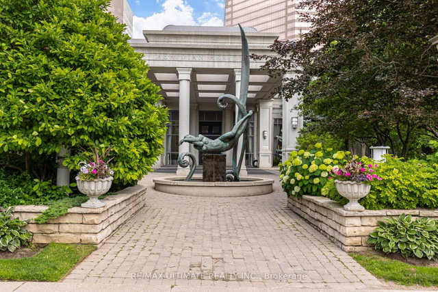 319 - 25 Greenview Avenue