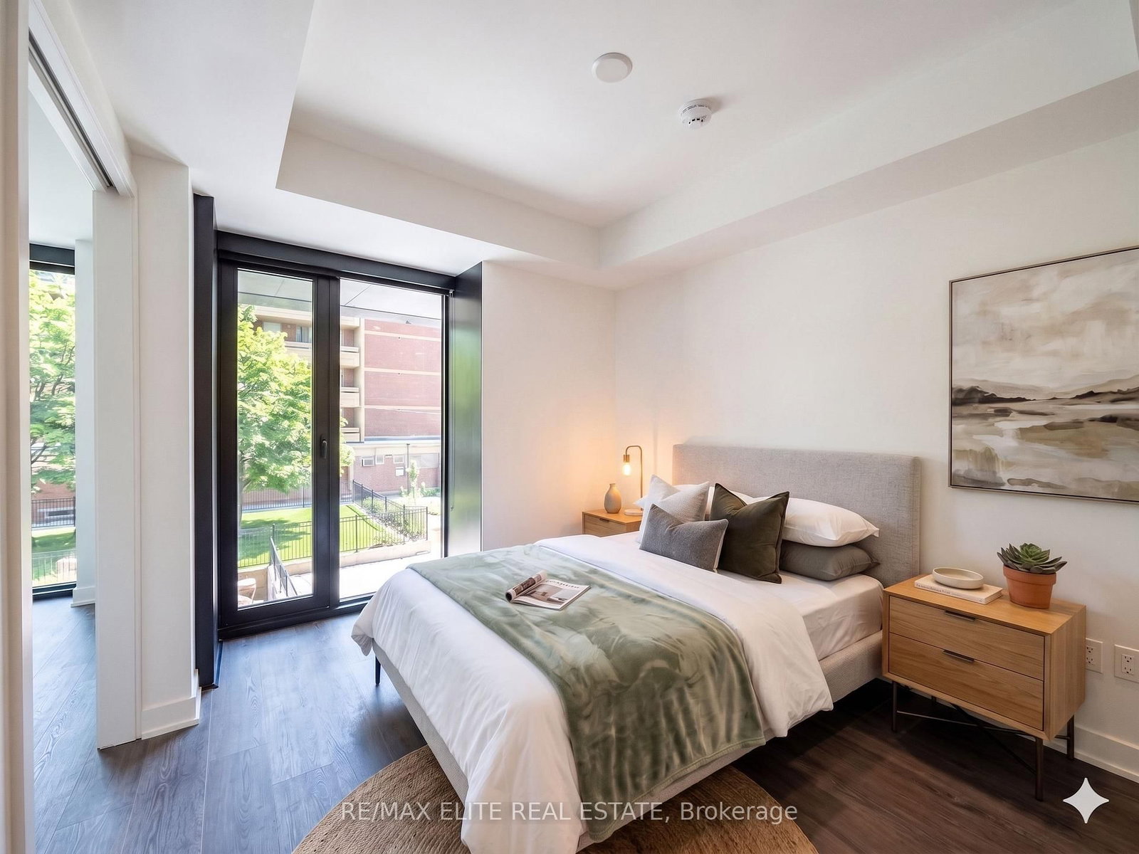 55 E Charles Street • #TH10 • Toronto, ON photo 11