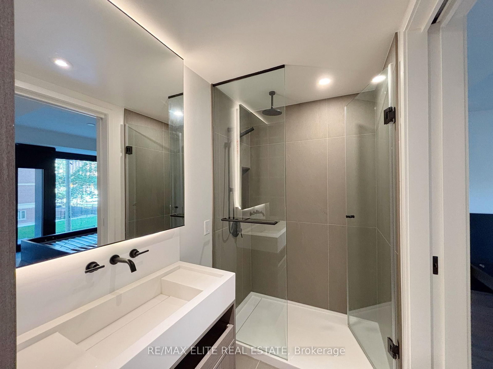 55 E Charles Street • #TH10 • Toronto, ON photo 18