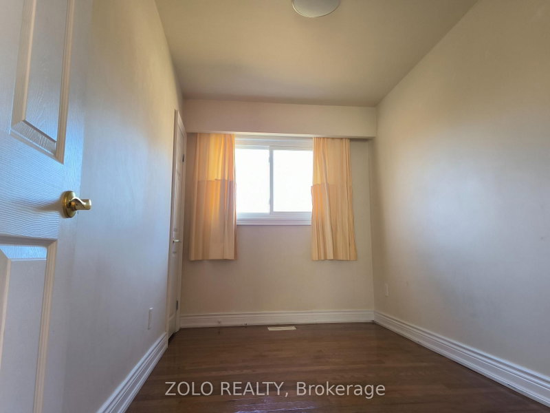 Main Floor - 4 Cloebury Court