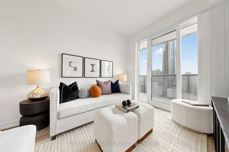 home for lease on 7112-55 Cooper Street