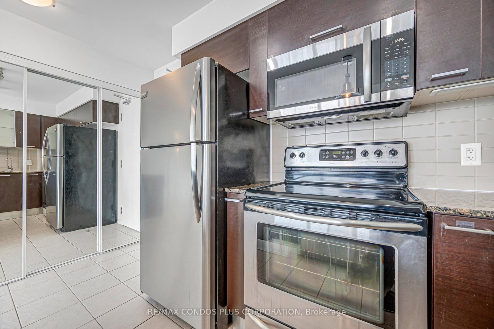 38 Grenville Street • #4404 • Toronto, ON photo 23