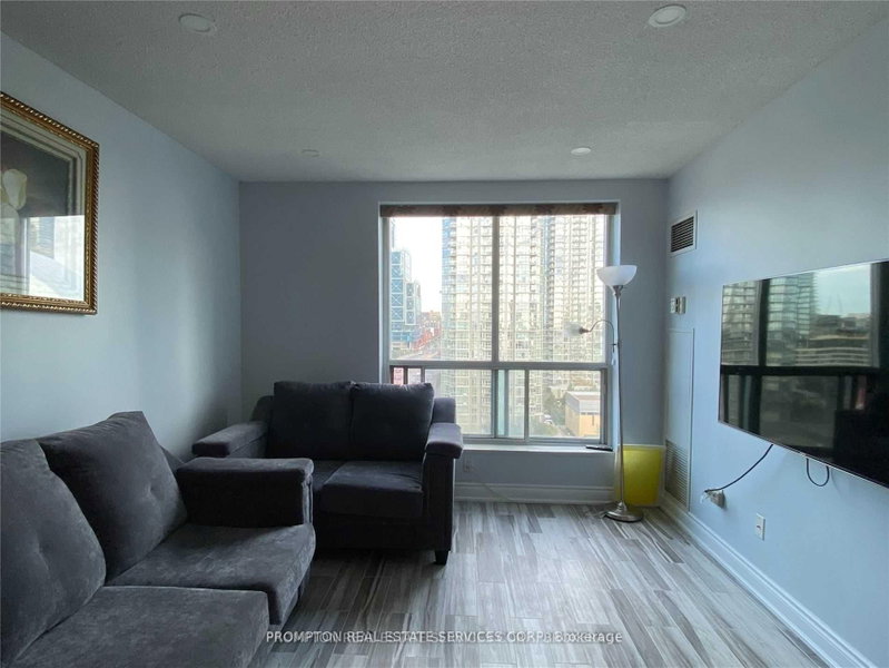 1505 - 410 Queens Quay Way W