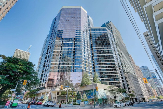 #1101 - 1001 Bay Street