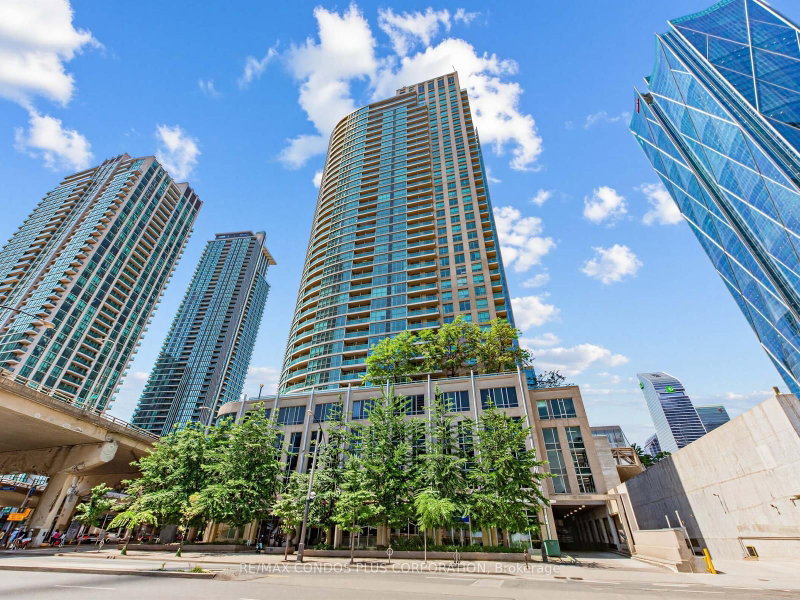 1012 - 18 Yonge Street