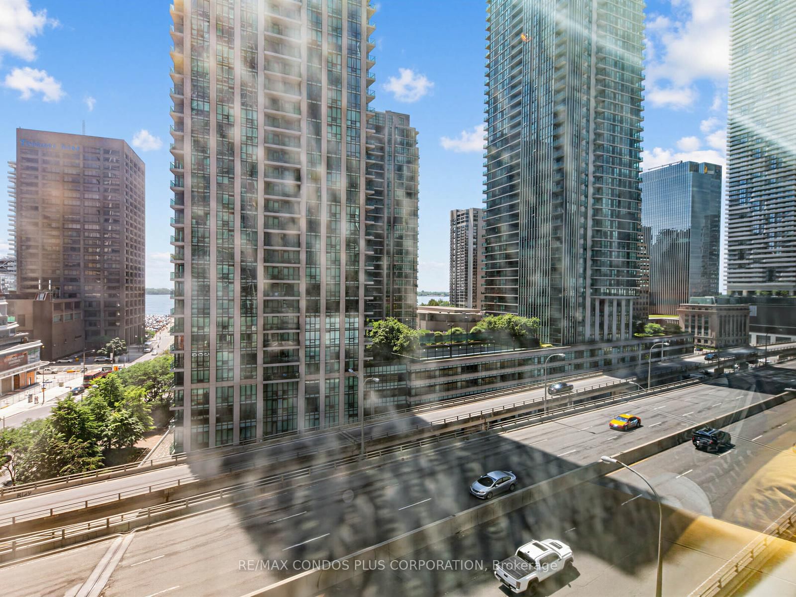 18 Yonge Street • #1012 • Toronto, ON photo 28