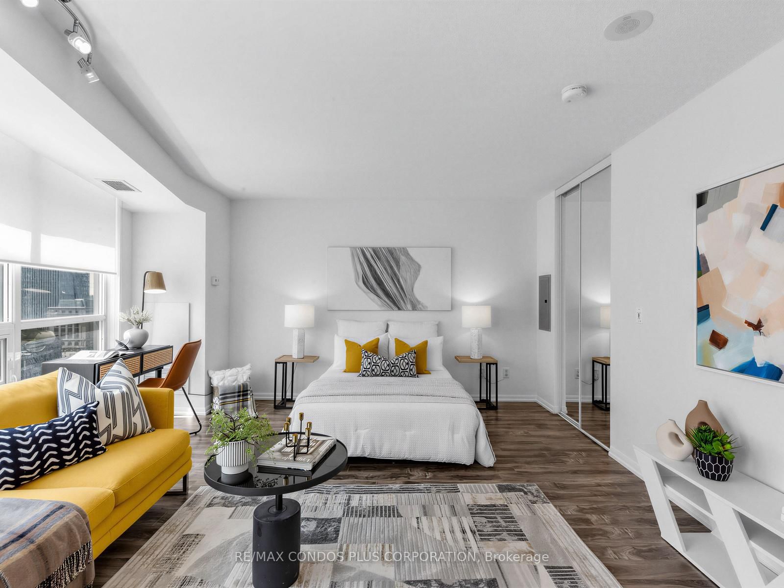 18 Yonge Street • #1012 • Toronto, ON photo 6