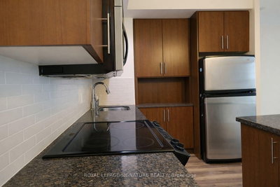 Unit 904 — 120 Homewood Avenue — photo 4