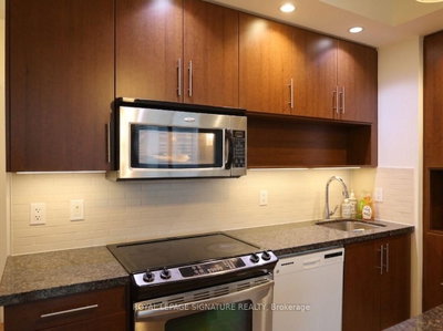 Unit 904 — 120 Homewood Avenue — photo 5