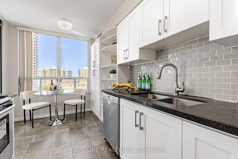 1503 - 238 Doris Avenue