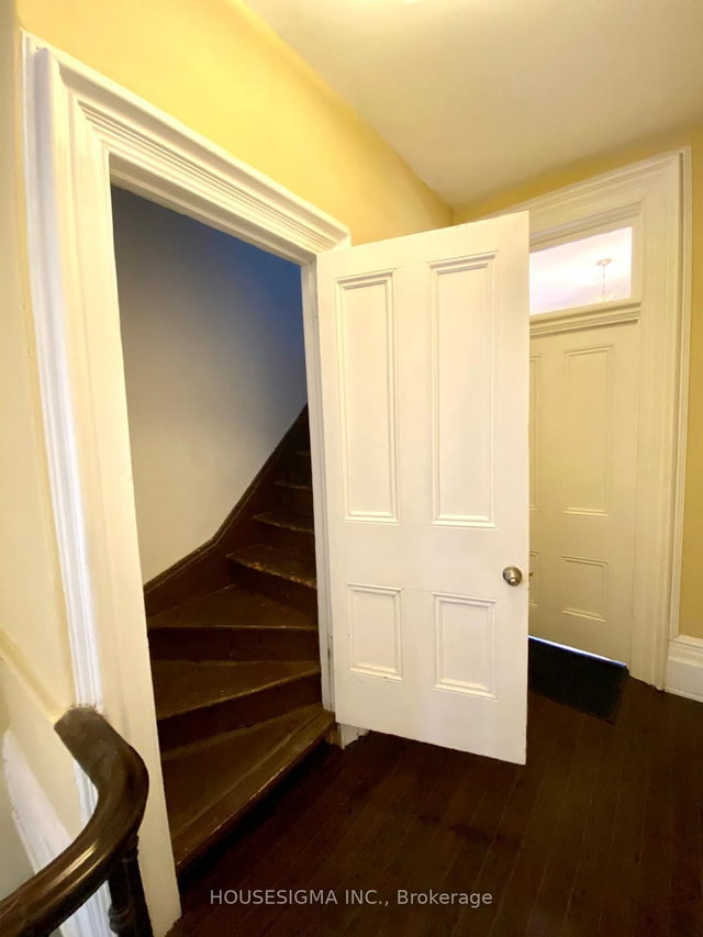 Upper #3 - 104 Pembroke Street