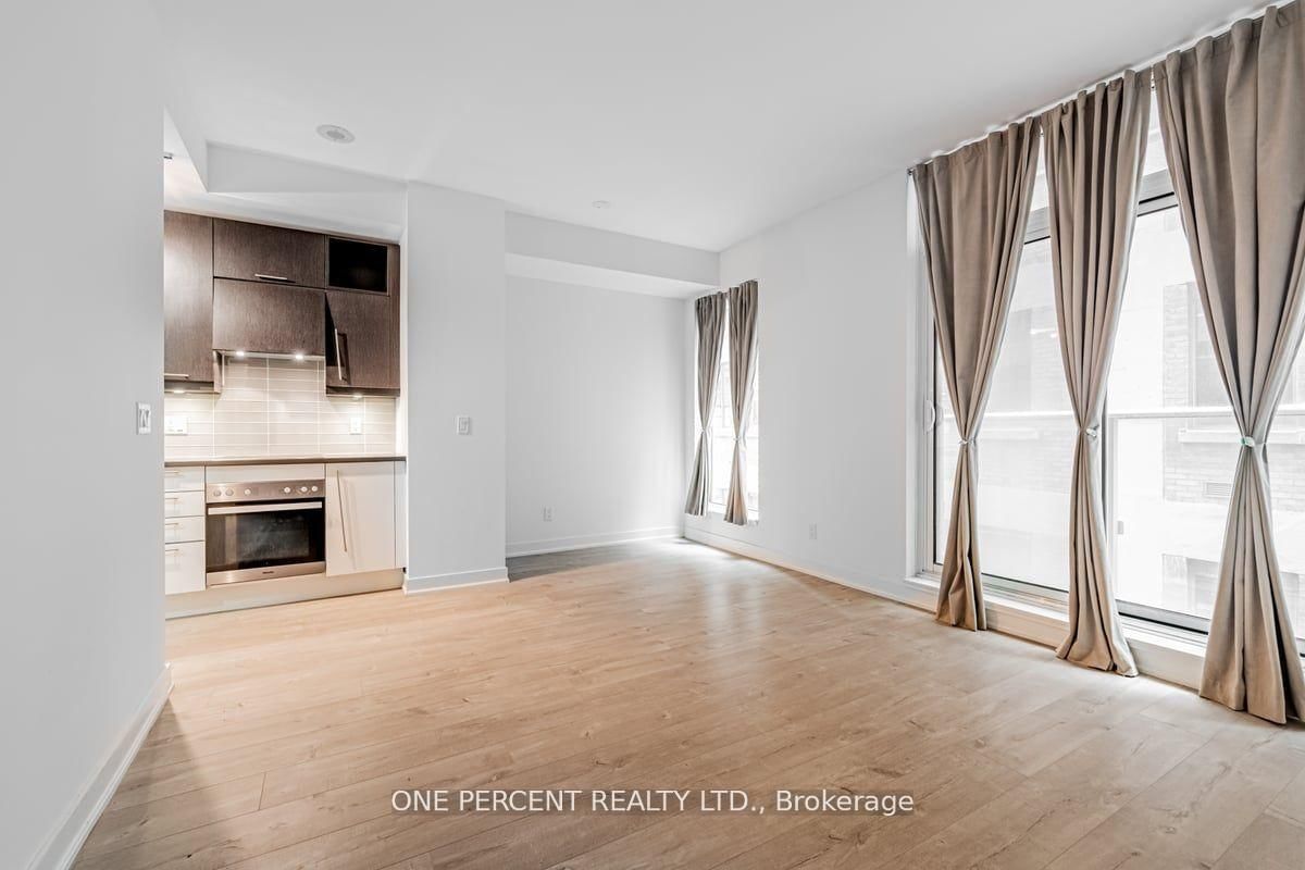 30 Nelson Street • #426 • Toronto, ON photo 7