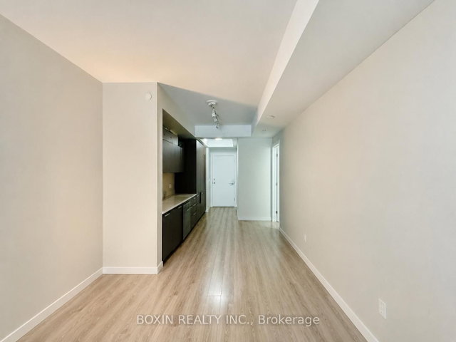706 - 50 Charles Street E