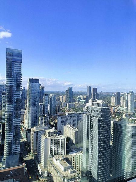 4616 - 386 Yonge Street