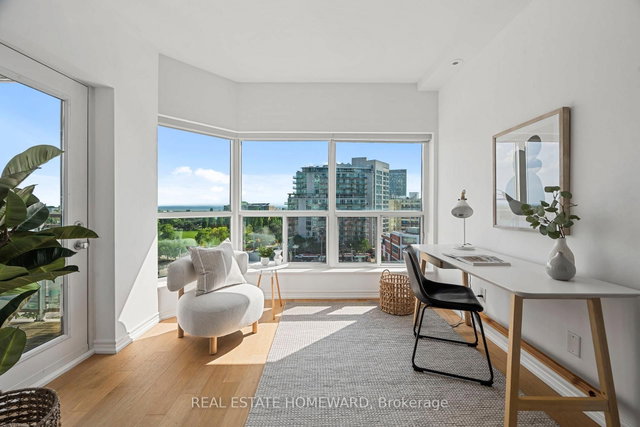 1030 - 600 Queens Quay W