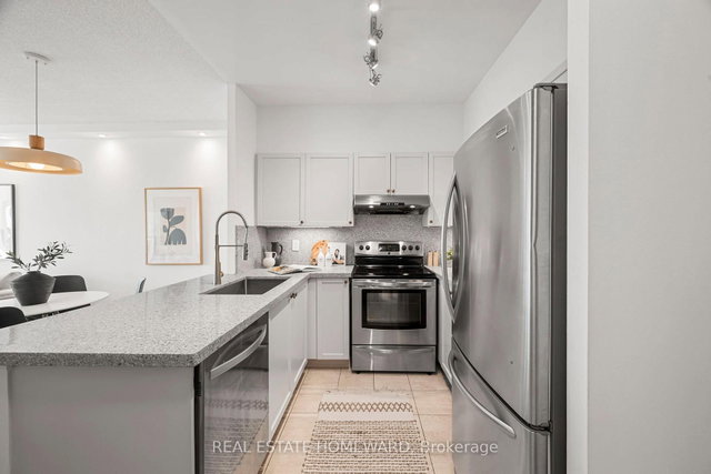 1030 - 600 Queens Quay W