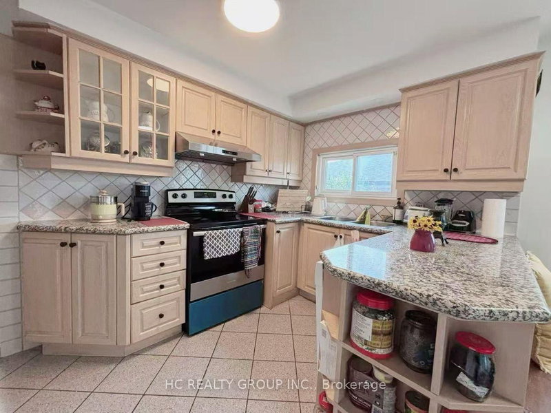 Main 983 Old Cummer Avenue