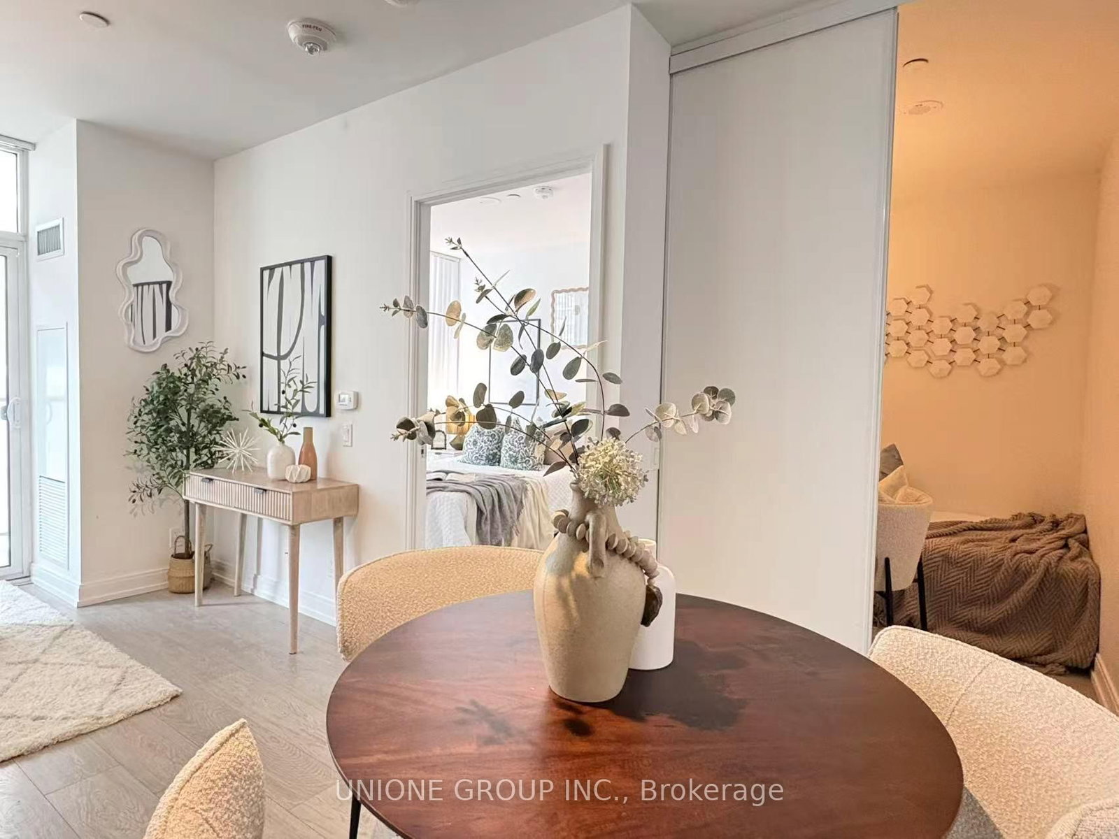 181 E Dundas Street • #502 • Toronto, ON photo 4