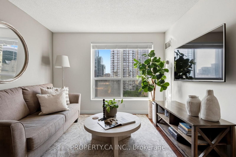 1105 - 410 Queens Quay W