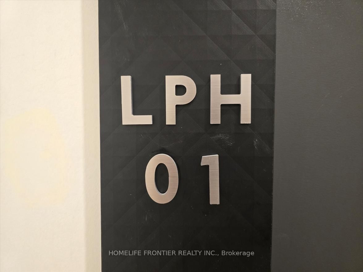 Lph01-8 Wellesley Street, Toronto, ON, photo 3