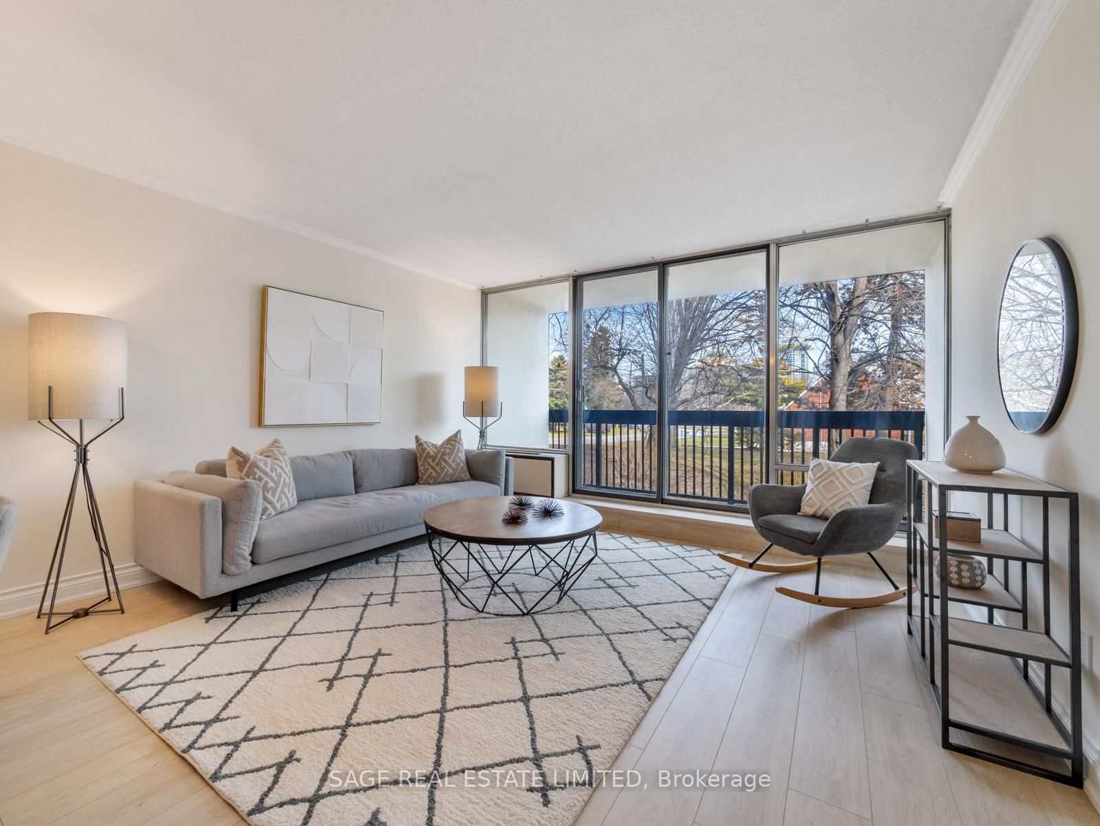 213E-30 Fashion Roseway, Toronto, ON, photo 2