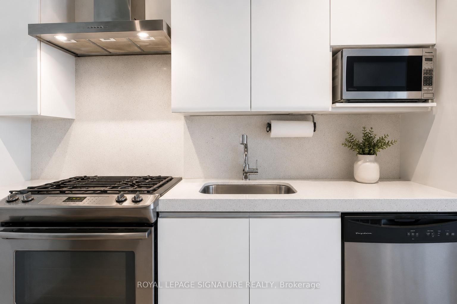 75 Portland Street • #306 • Toronto, ON photo 8