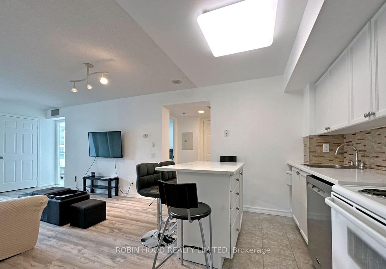 30-30 Harrison Garden Boulevard, Toronto, ON