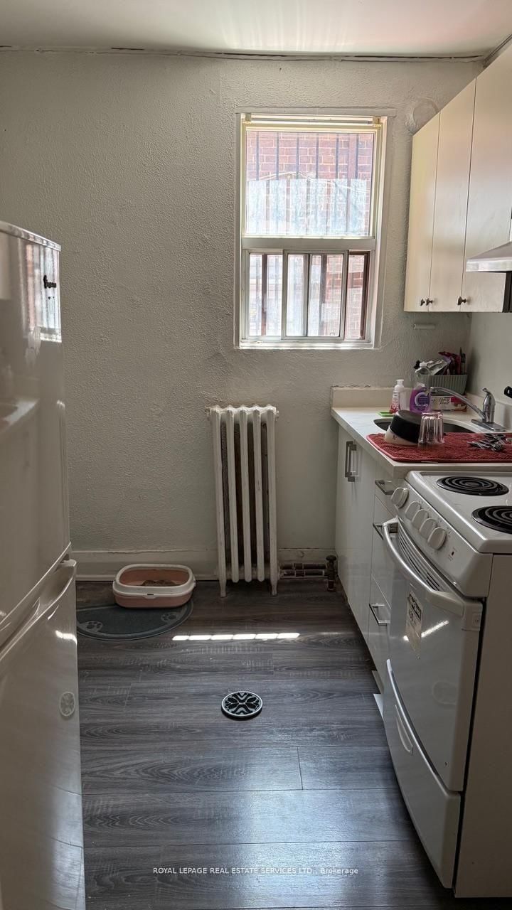B-136 Avenue Road, Toronto, ON, photo 3