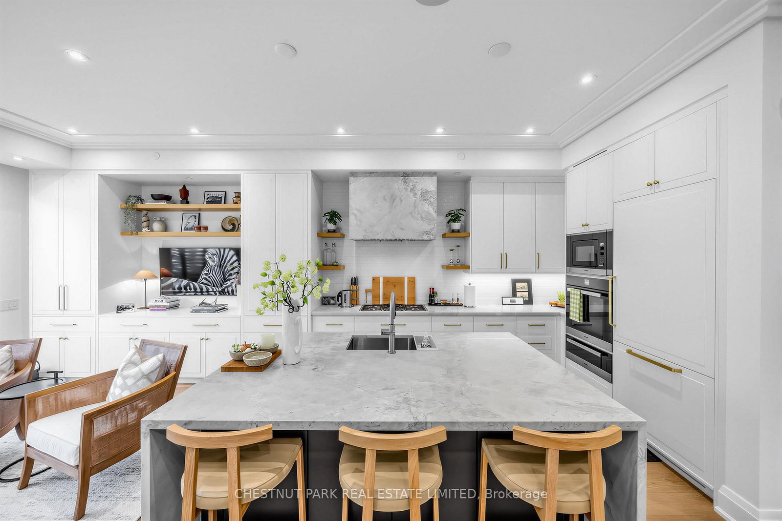 29 Oaklands Avenue • Toronto, ON photo 10