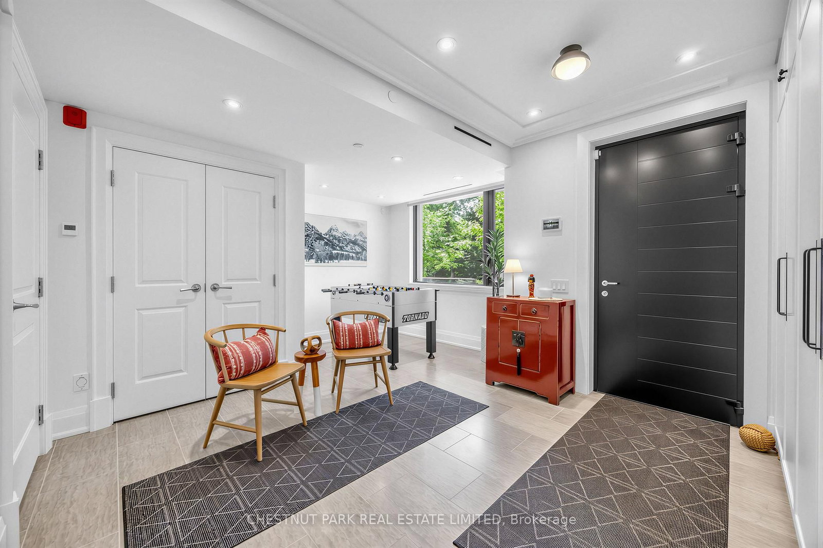 29 Oaklands Avenue • Toronto, ON photo 13