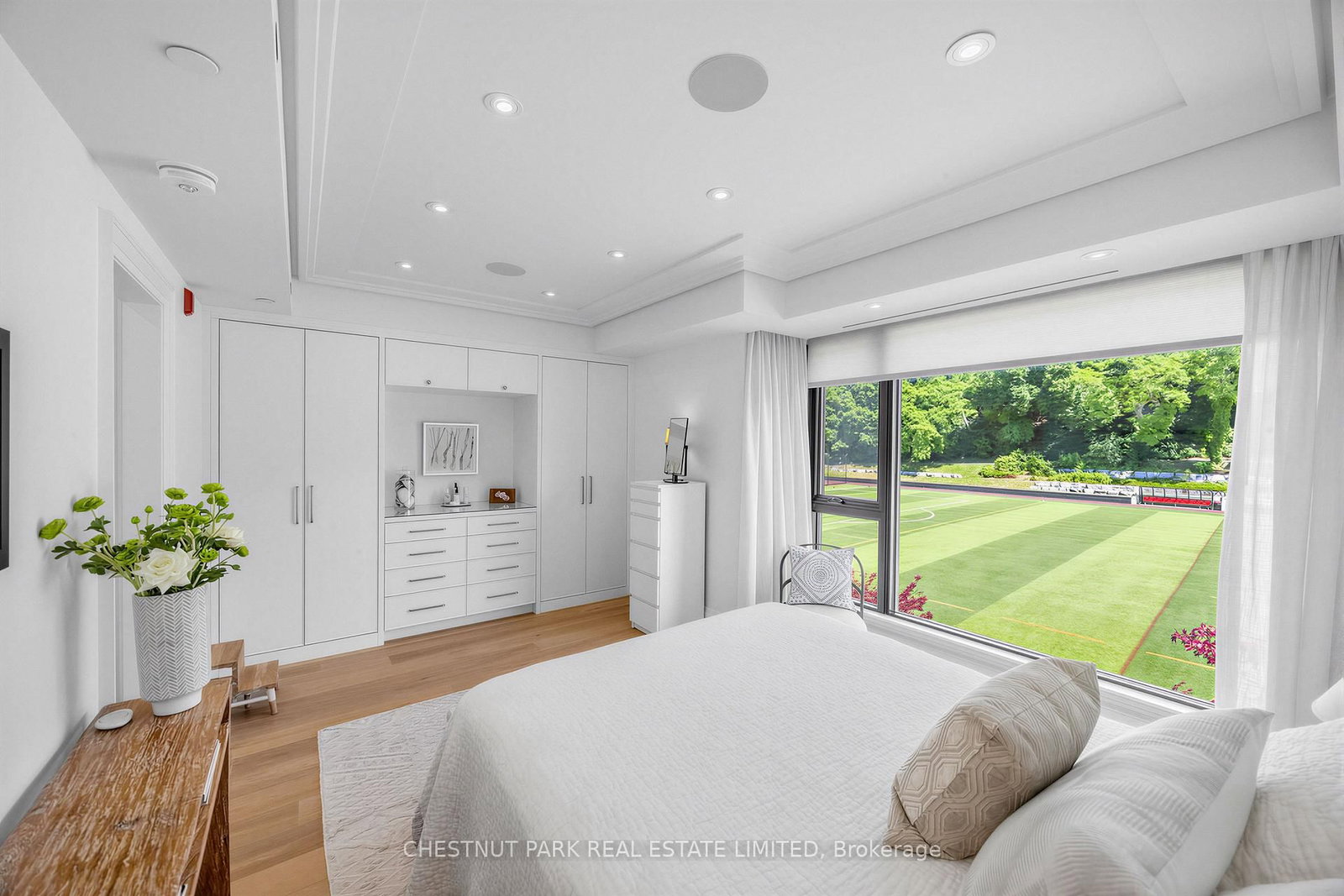 29 Oaklands Avenue • Toronto, ON photo 15